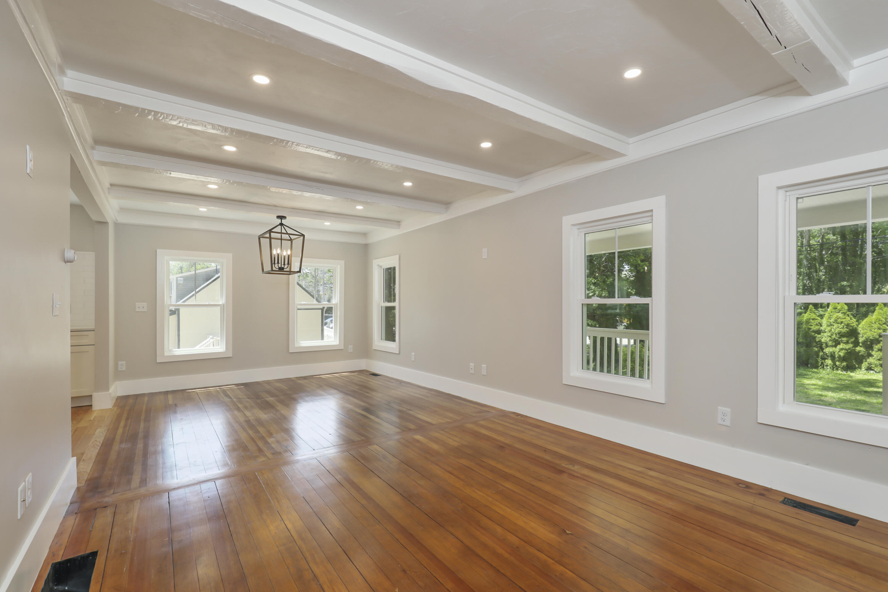 289 Old Main Road North Falmouth, MA 02556 - Photo 8 of 39 005-photo-living-room-9266216