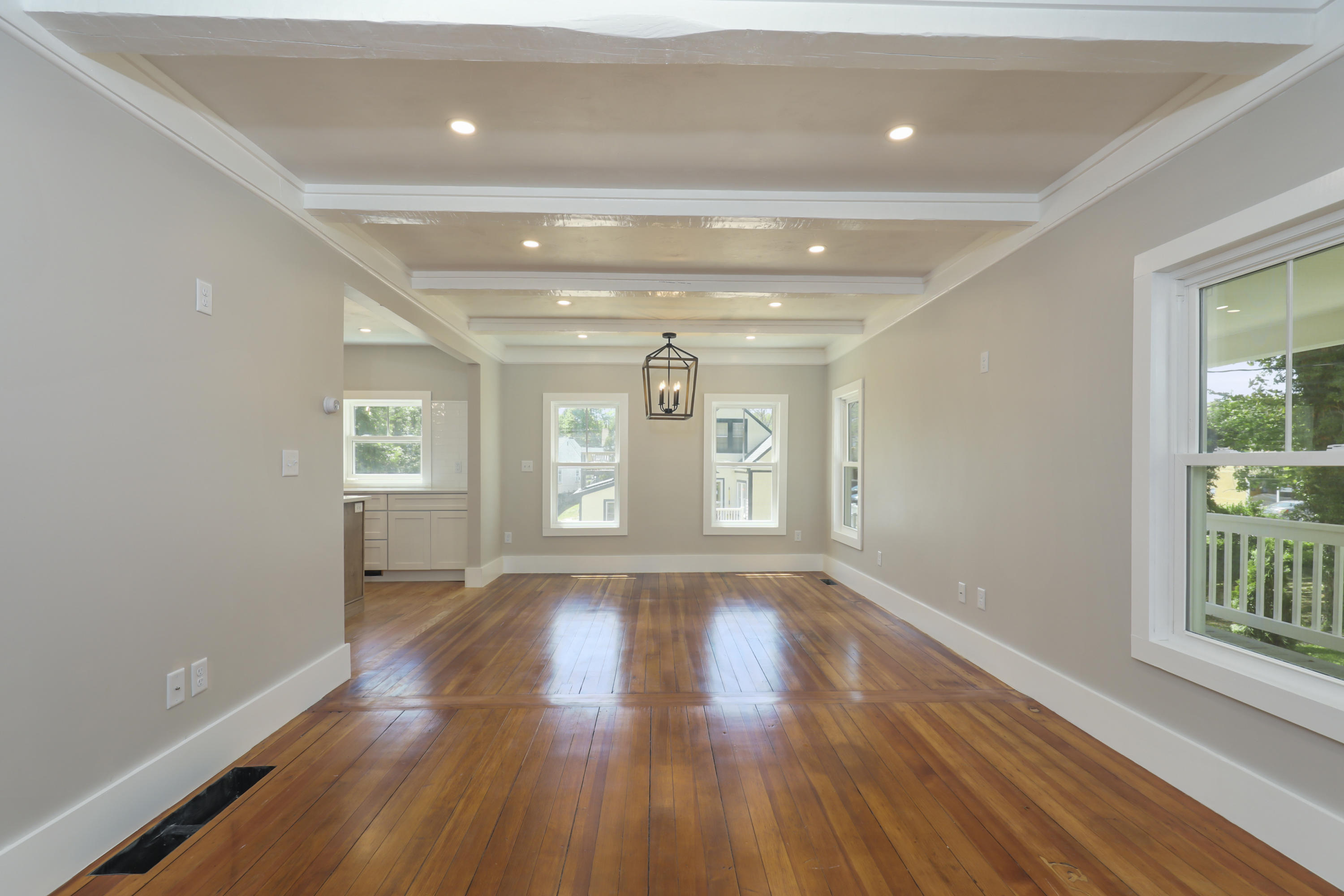 289 Old Main Road North Falmouth, MA 02556 - Photo 9 of 39 006-photo-living-room-9266217