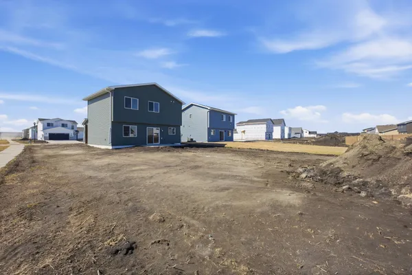 $327,750 | 6209 86th Avenue South, Horace, ND 58047