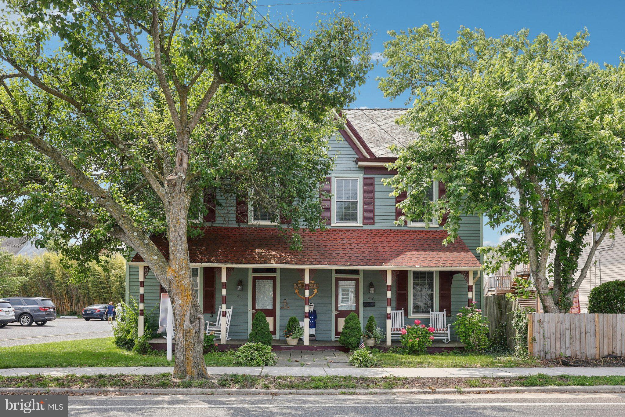 414 Broadway Cape May, NJ 08204 - Photo 13 of 48 a view of a yard in front of a house