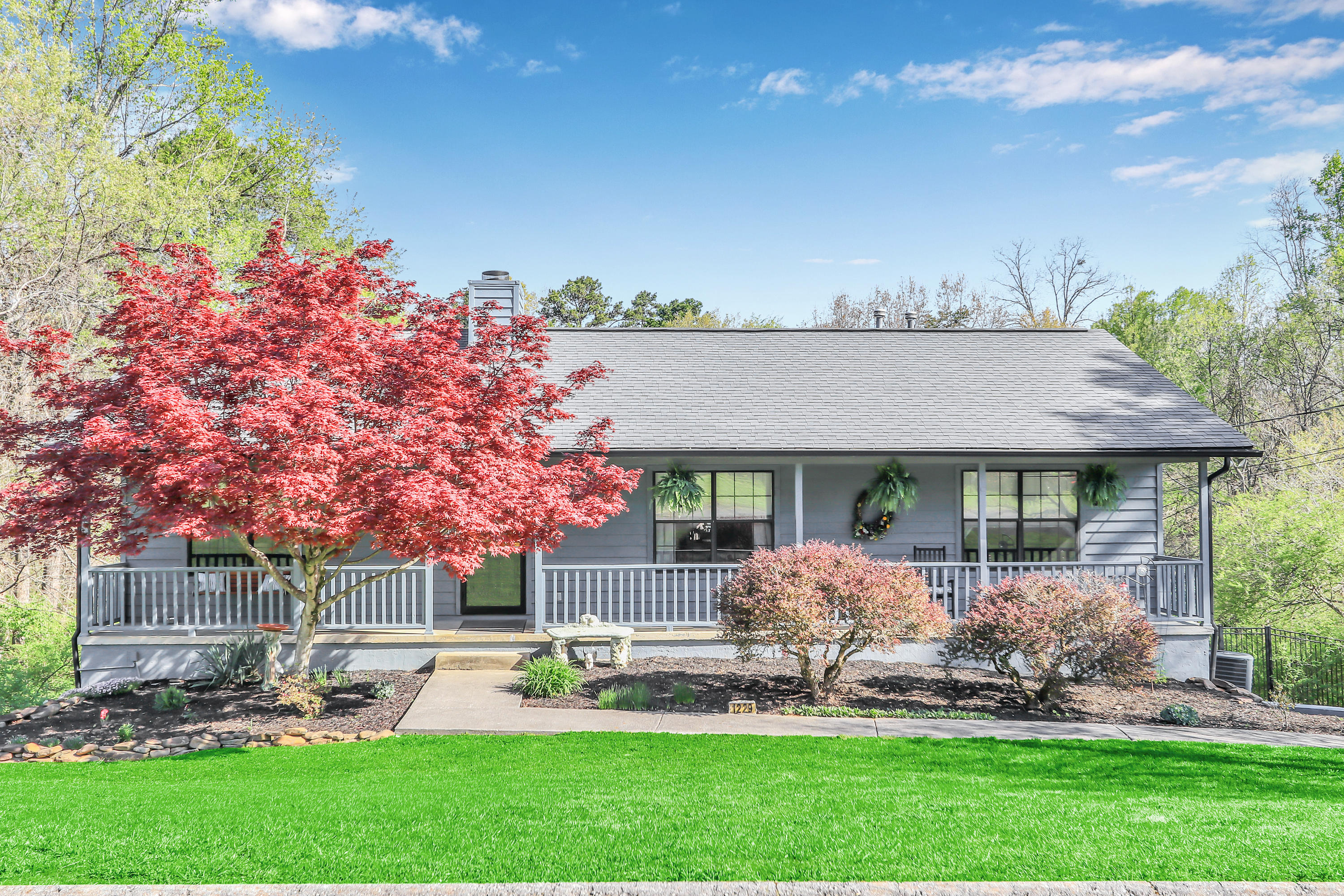 1229 Hoss Rd