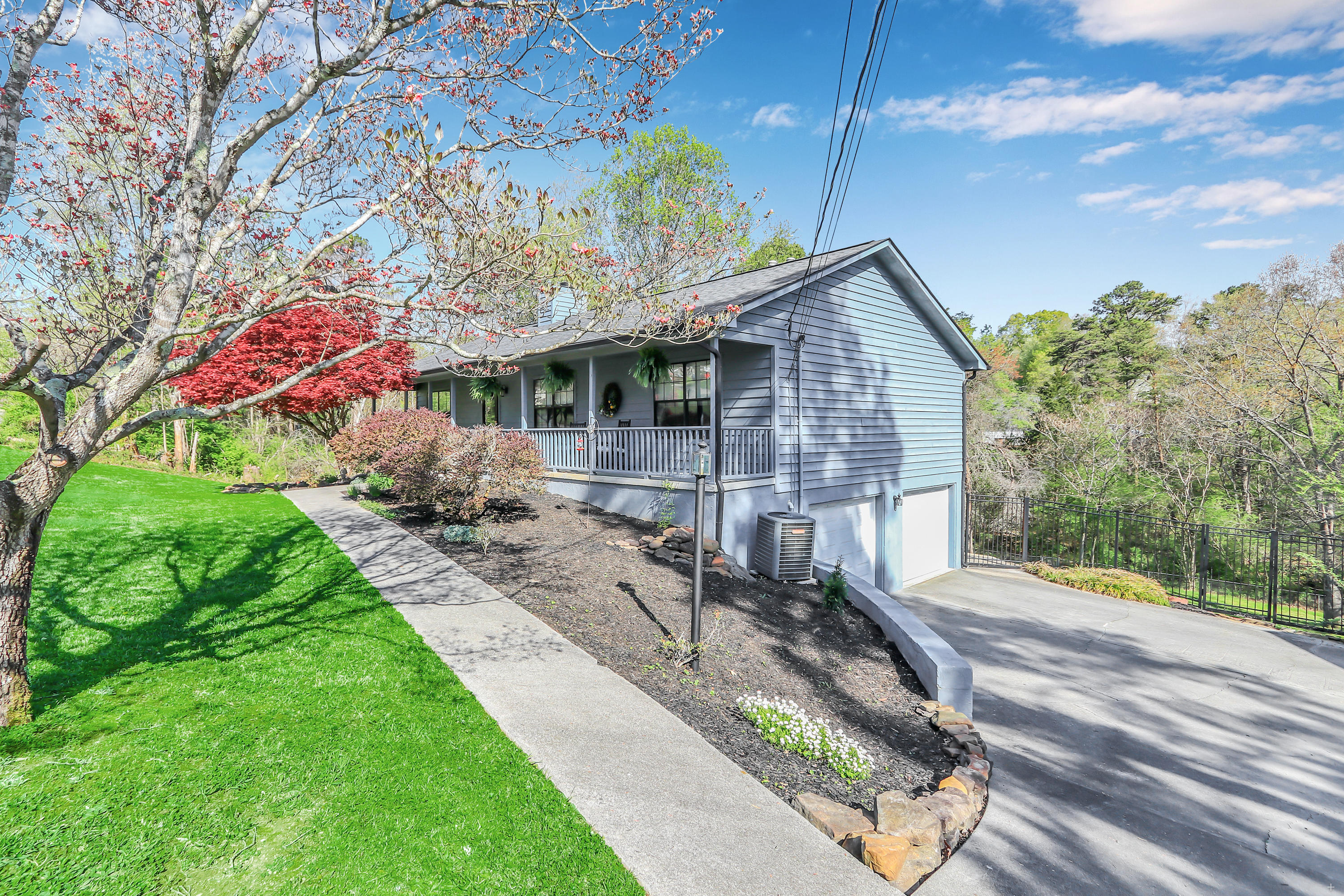 1229 Hoss Rd