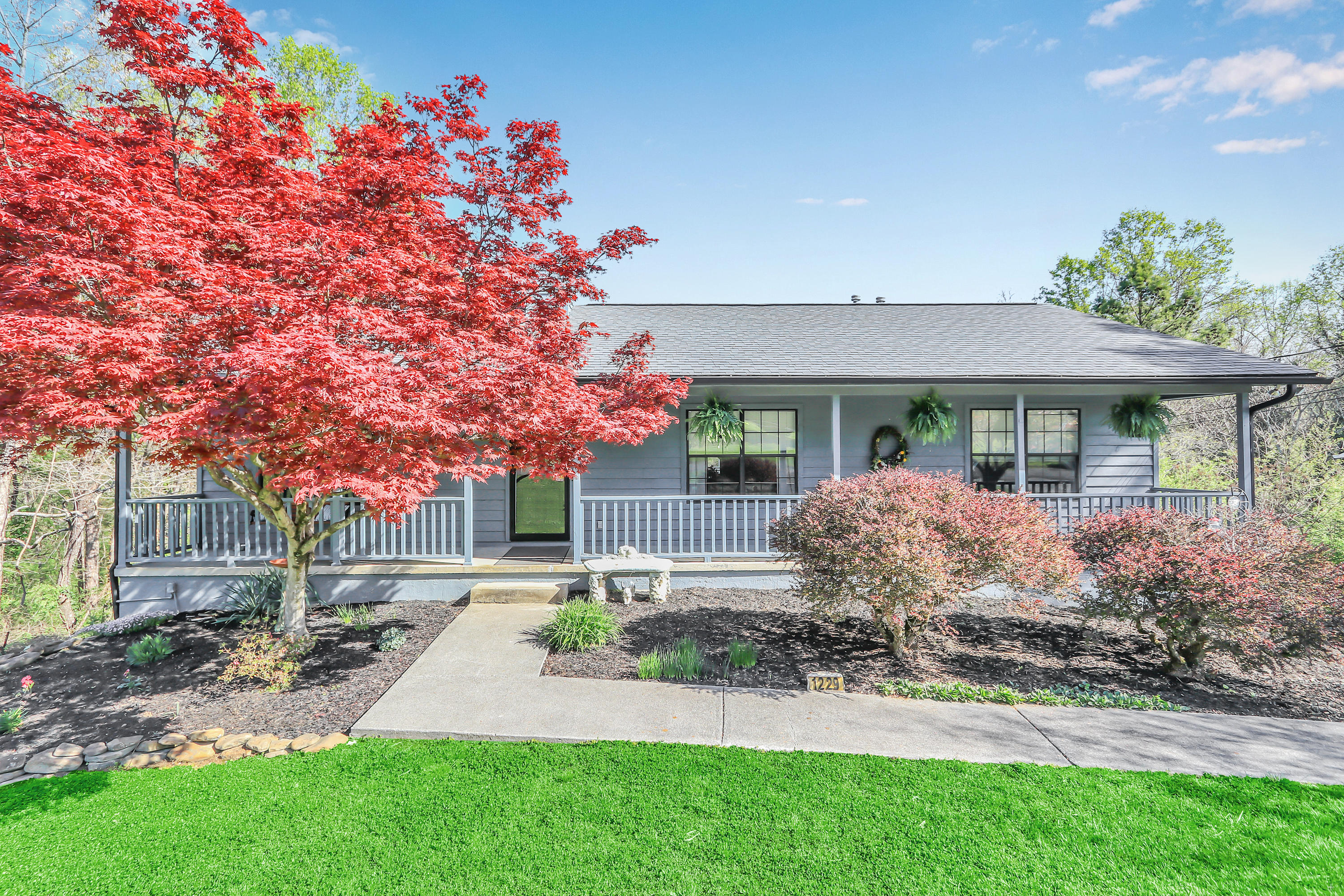 1229 Hoss Rd