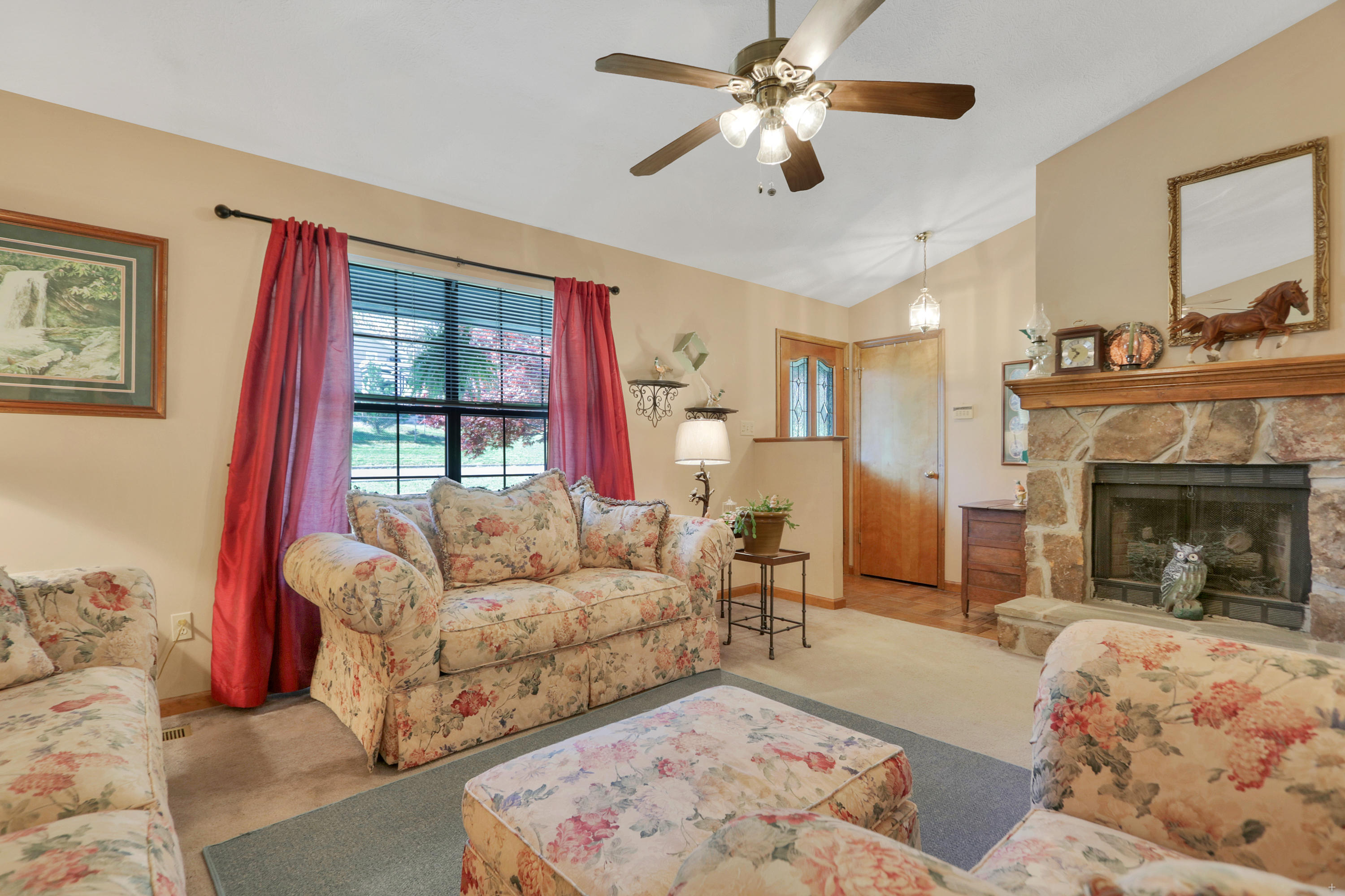 1229 Hoss Rd