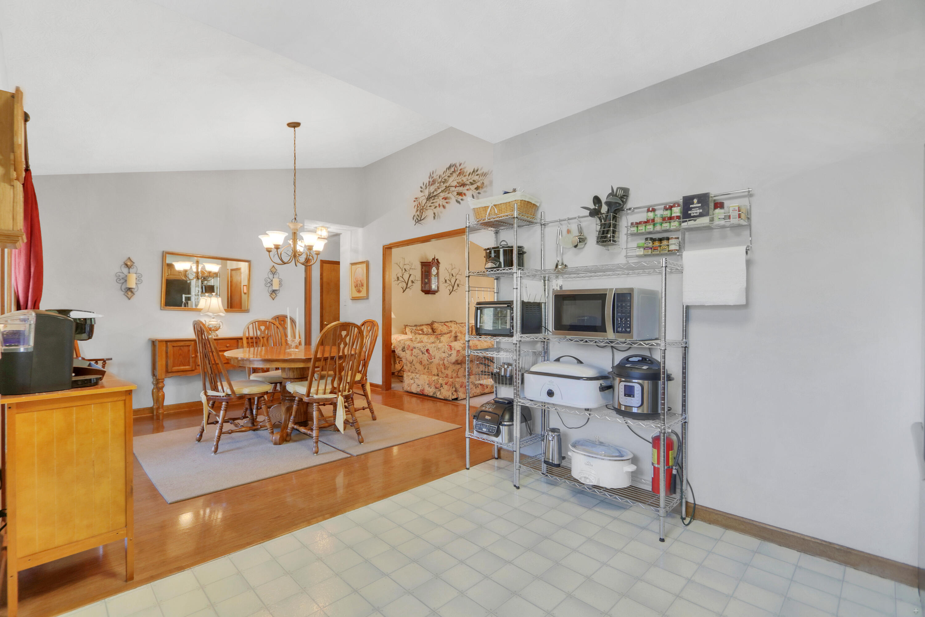 1229 Hoss Rd