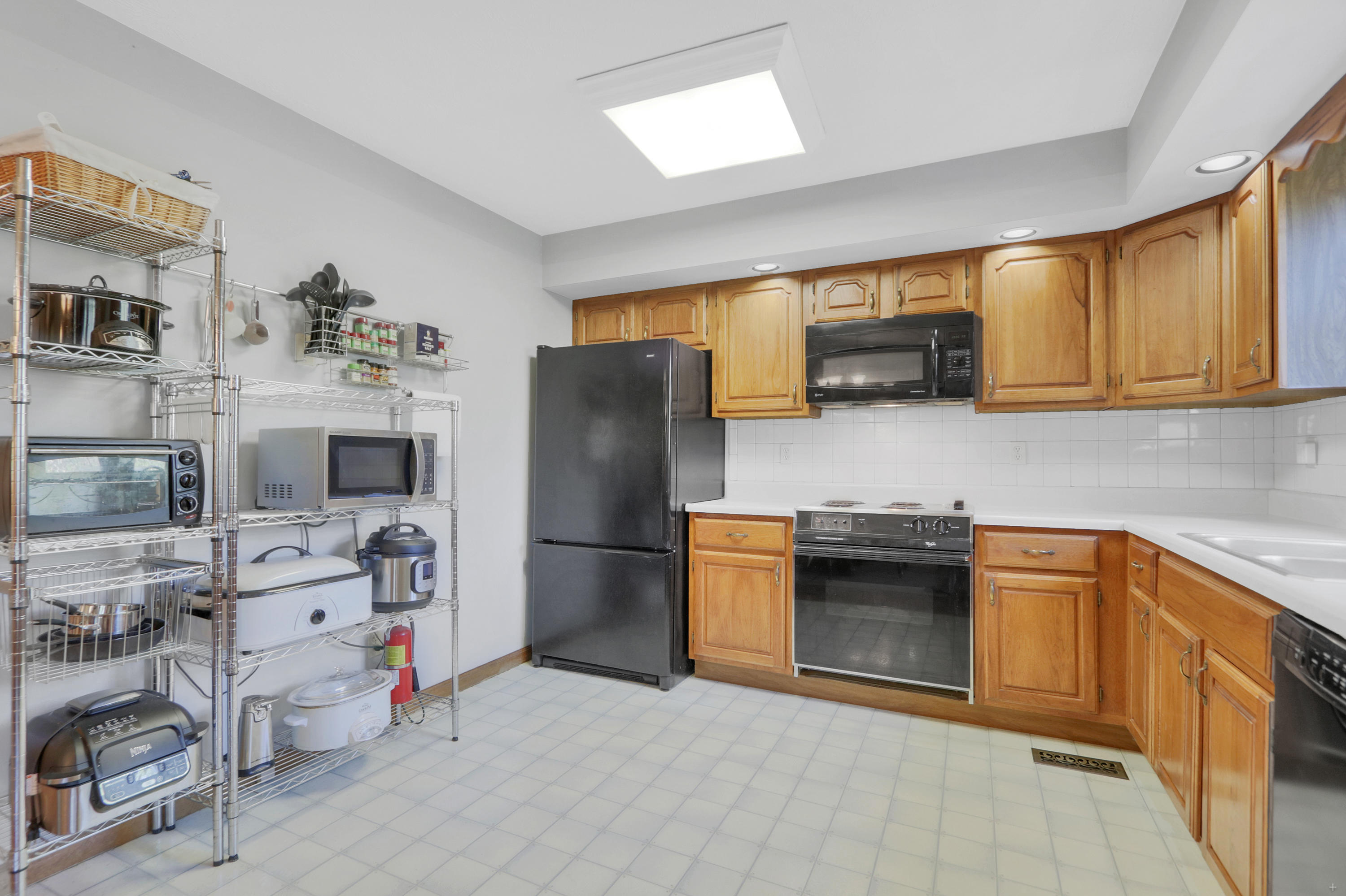 1229 Hoss Rd