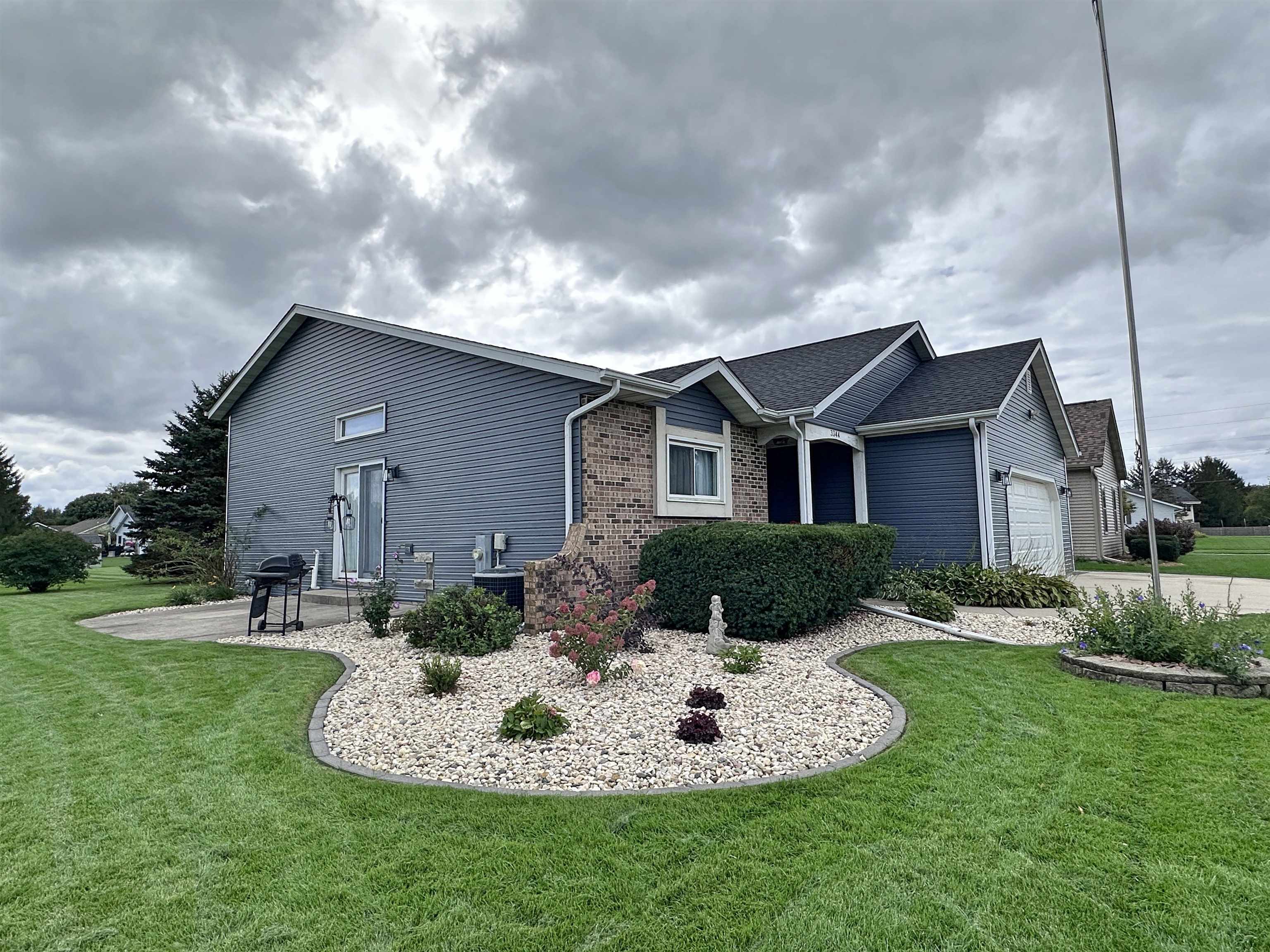 3344 Randolph Road Janesville, WI 53546 - Photo 2 of 37 Gallery Image 2