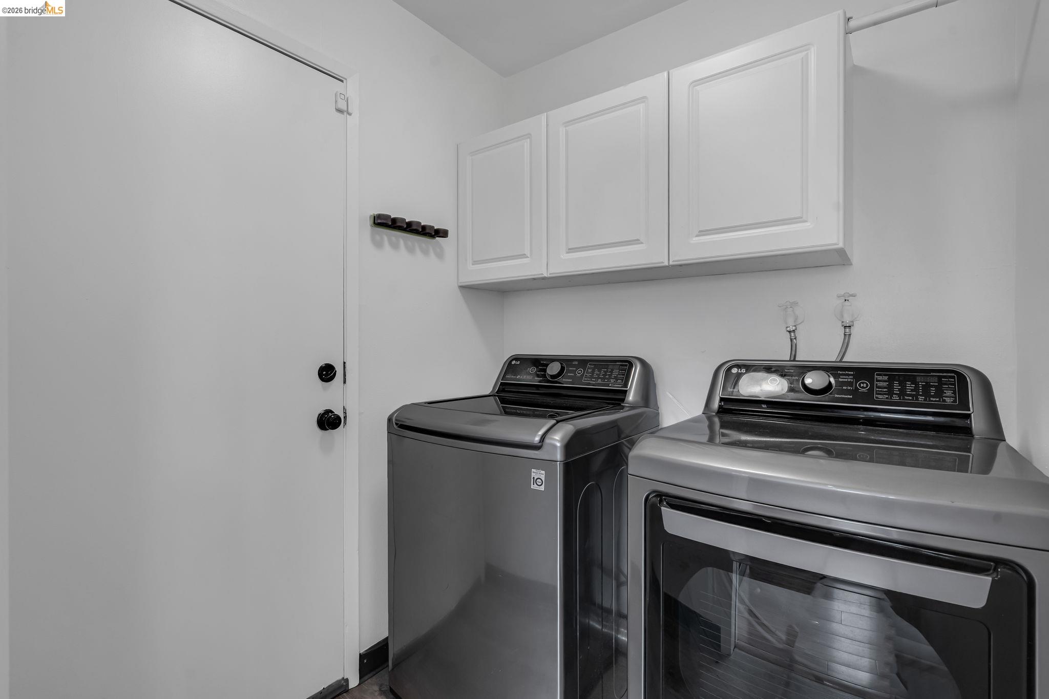 909 Halite Way Antioch, CA 94509 - Photo 24 of 52 a view of a stove and microwave