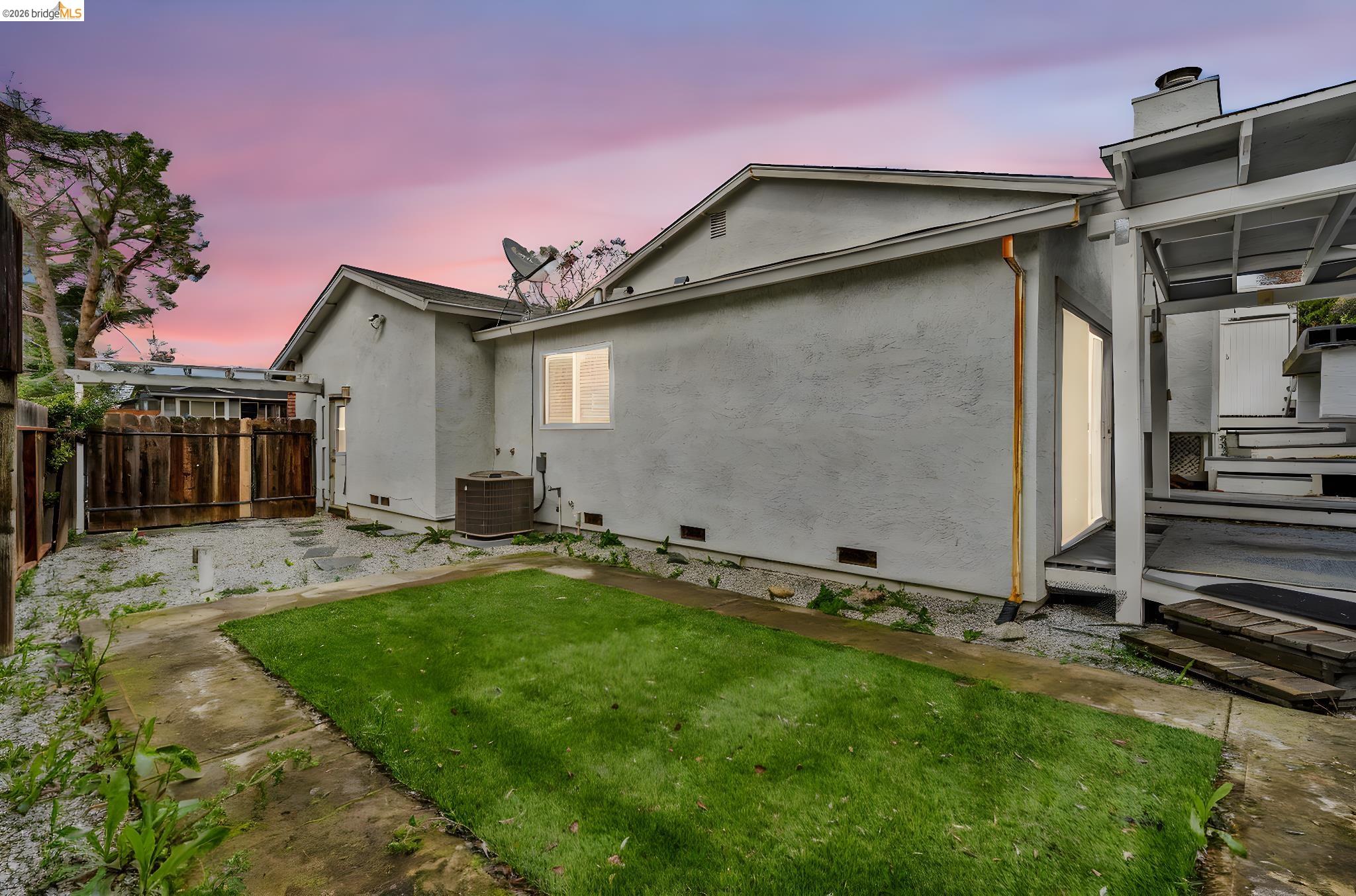 909 Halite Way Antioch, CA 94509 - Photo 34 of 52 a backyard of a house with table and chairs