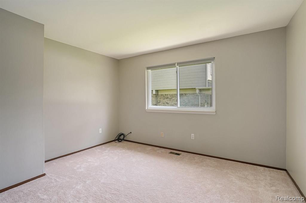 691 Abbey Court Rochester Hills, MI 48307 - Photo 18 of 39
