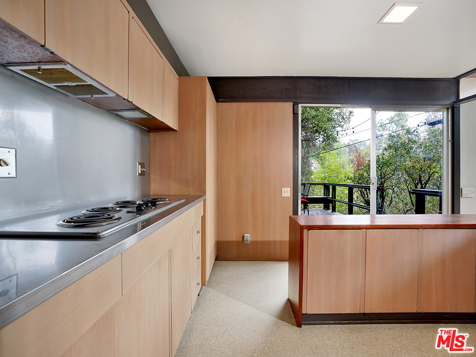 1617 Pleasant Way Pasadena, CA 91105 - Photo 14 of 38 a kitchen with a stove and a refrigerator