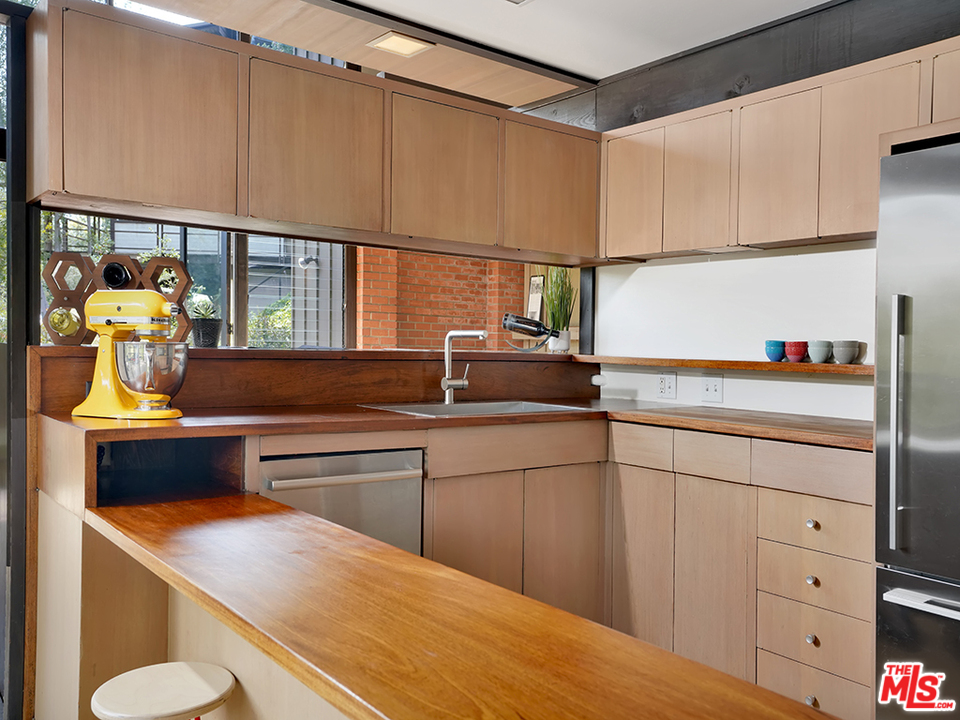 1617 Pleasant Way Pasadena, CA 91105 - Photo 18 of 38 a kitchen with a sink and cabinets