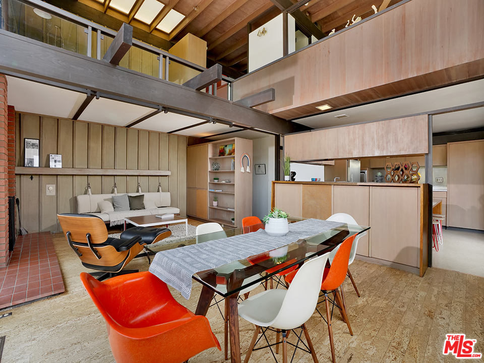 1617 Pleasant Way Pasadena, CA 91105 - Photo 22 of 38 a outdoor space with a table and chairs