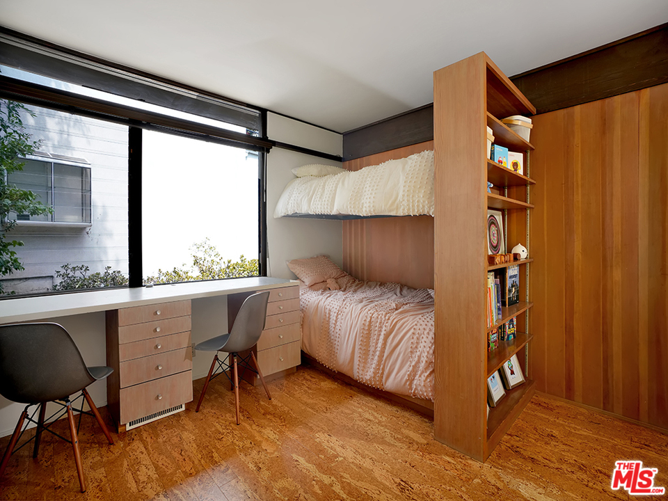 1617 Pleasant Way Pasadena, CA 91105 - Photo 27 of 38 a bedroom with a bed and a window