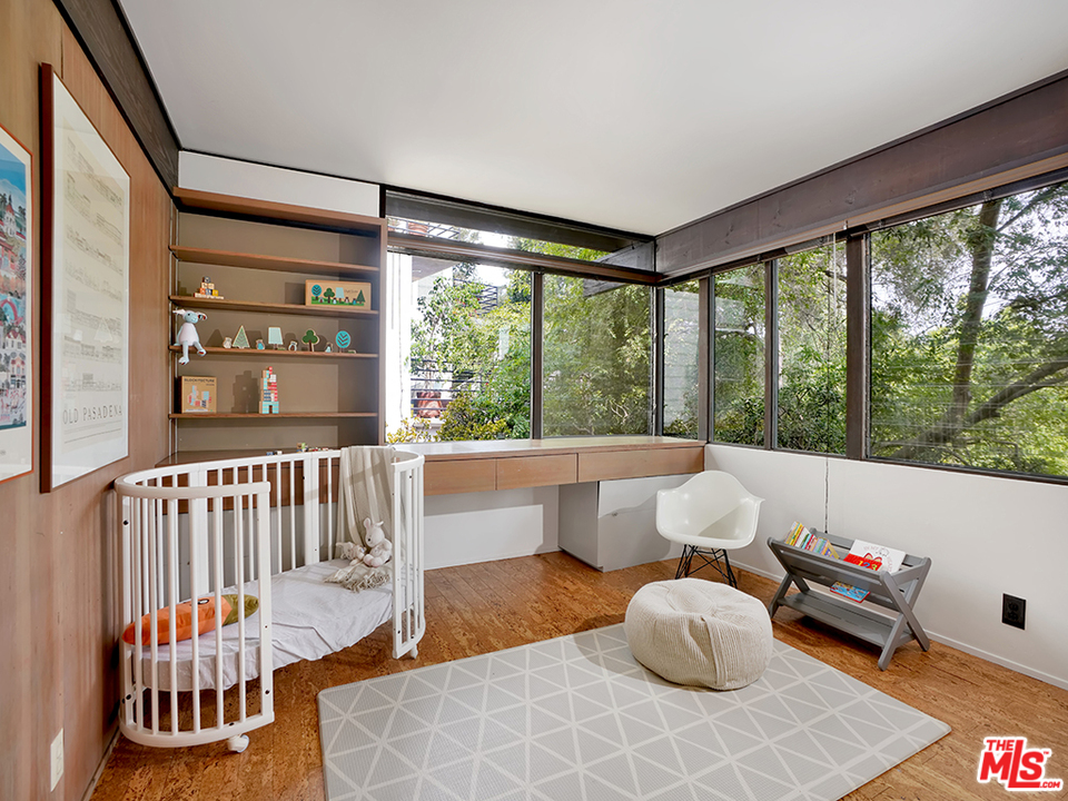 1617 Pleasant Way Pasadena, CA 91105 - Photo 28 of 38 a living room with furniture and a large window
