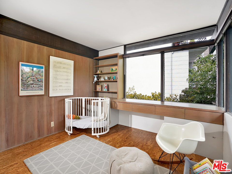 1617 Pleasant Way Pasadena, CA 91105 - Photo 29 of 38 a living room with furniture and a window