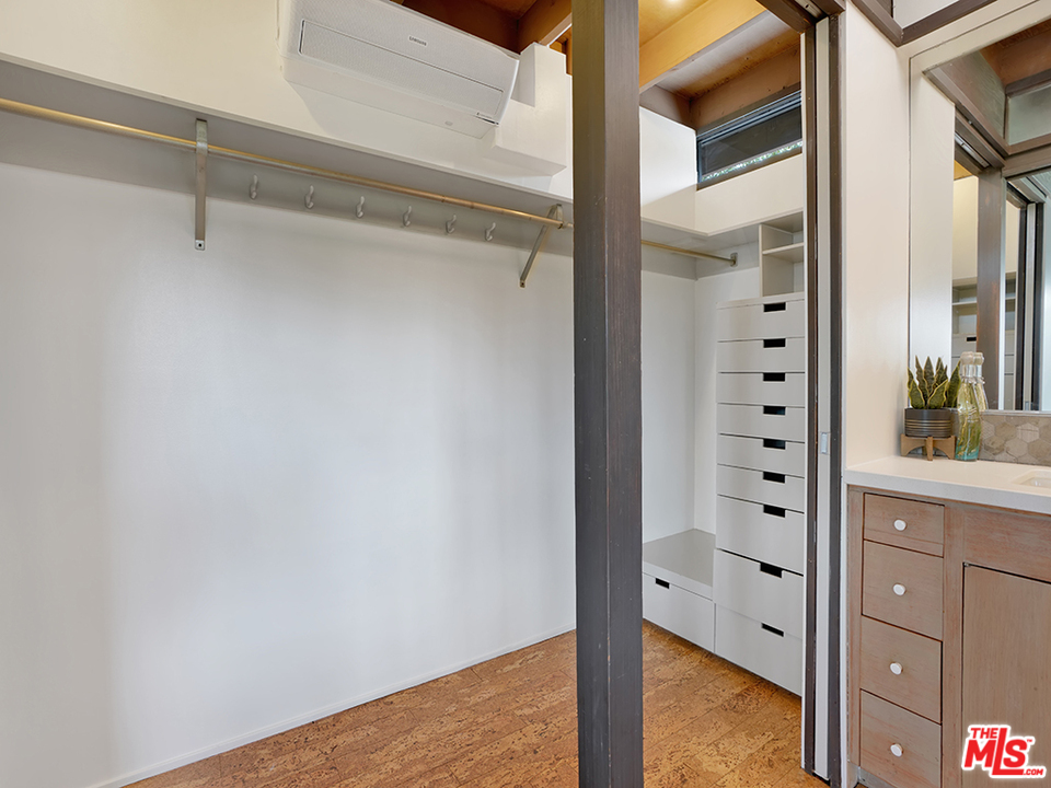1617 Pleasant Way Pasadena, CA 91105 - Photo 9 of 38 a view of a hallway with closet