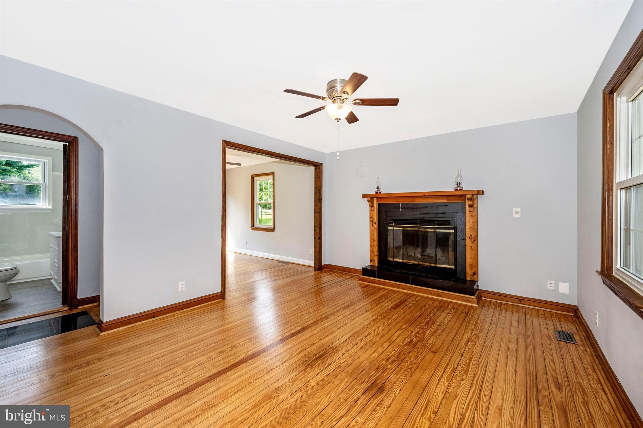 16957 Frederick Road Mount Airy, MD 21771 - Photo 5 of 64 Gallery Image 5
