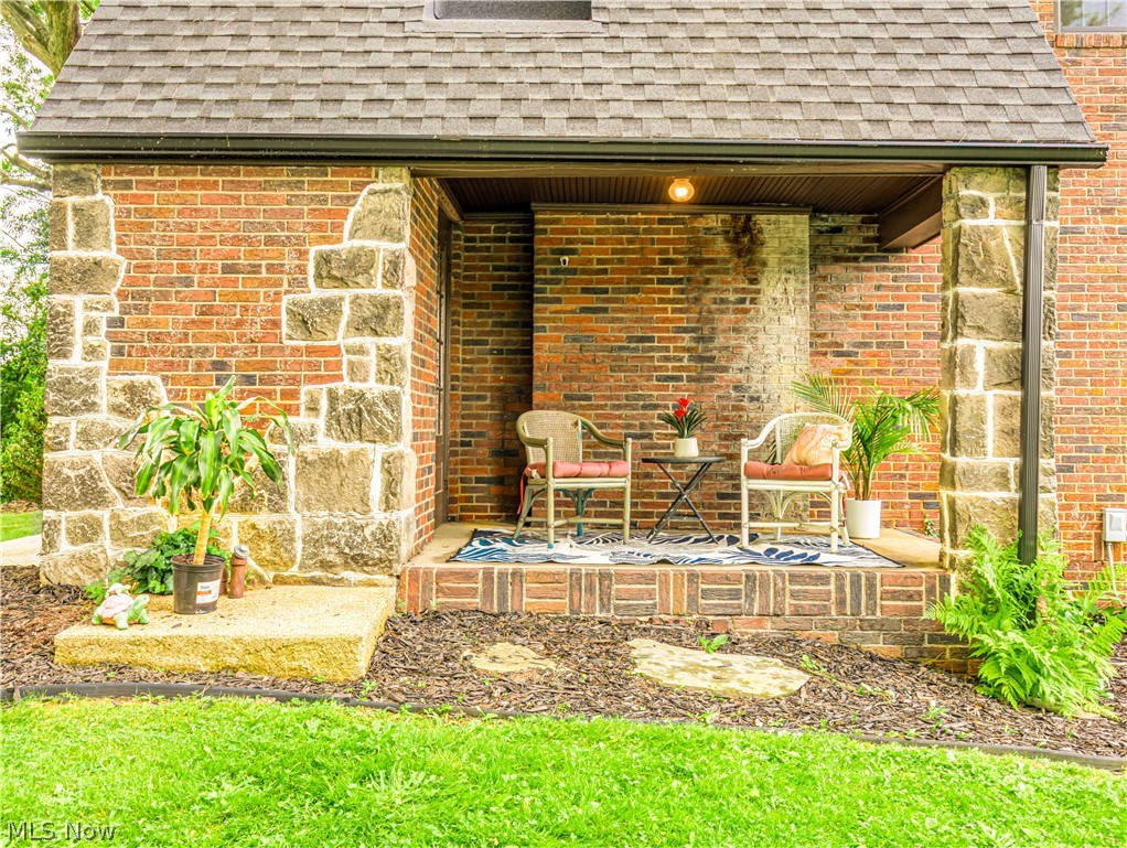 6209 Columbus Road Northeast Louisville, OH 44641 - Photo 4 of 39