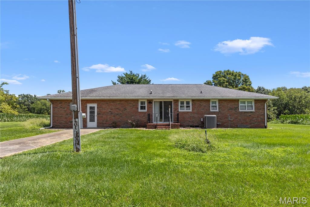29995 Mitchell Creek Road Jerseyville, IL 62052 - Photo 26 of 41