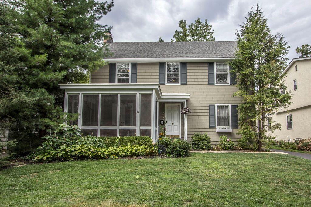 211 North Cassingham Road Columbus, OH 43209 - Photo 1 of 29 Gallery Image 1