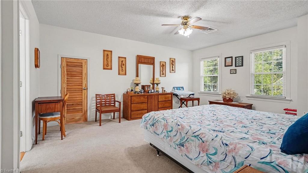 4315 Chilton Way High Point, NC 27265 - Photo 14 of 29 Gallery Image 14