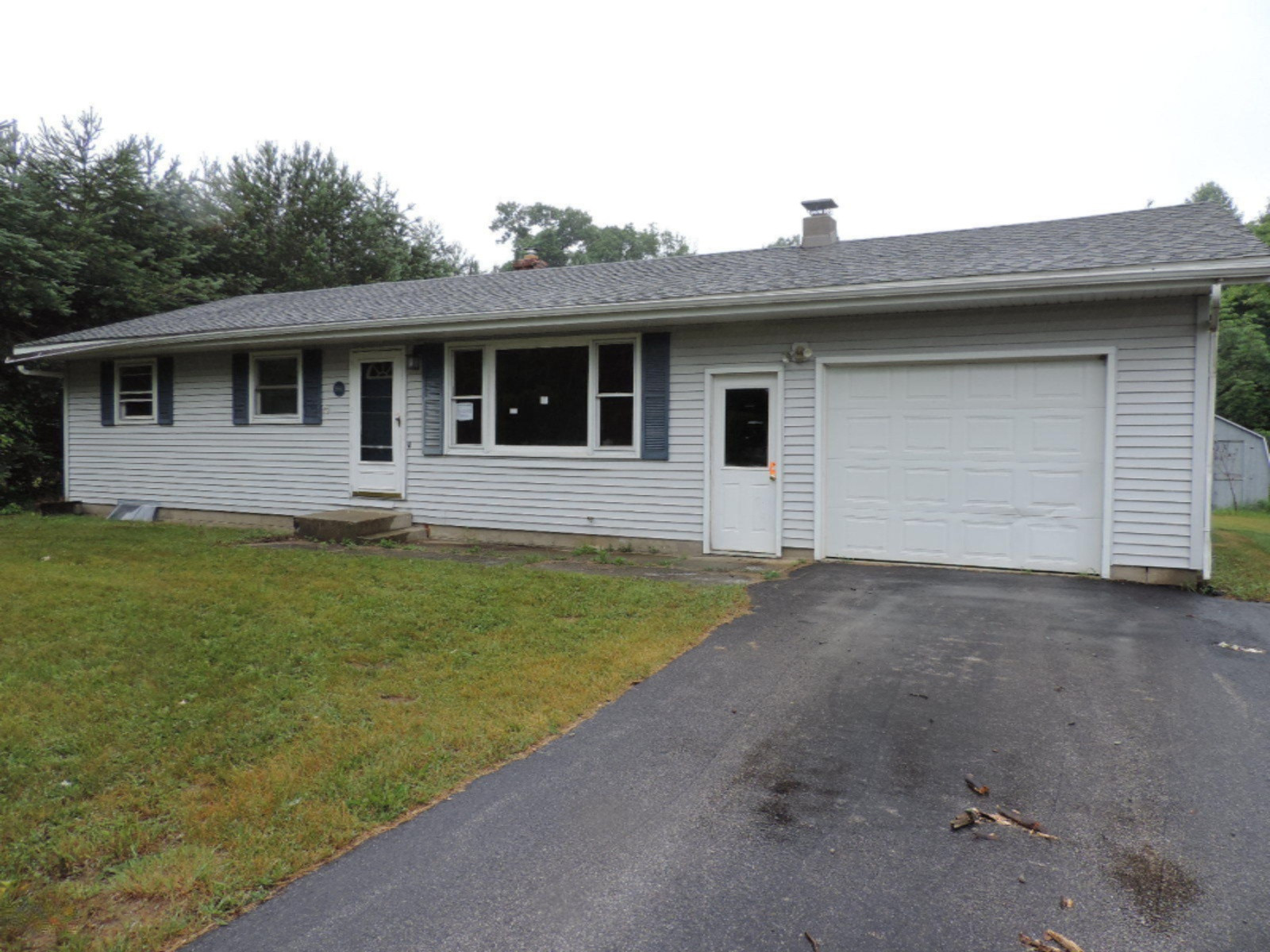 5860 Clymer Road Coloma, MI 49038 - Photo 1 of 19 263-429365 - front