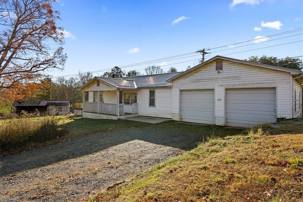 2564 Quaker Church Road Siloam, NC 27047 - Photo 8 of 26 Gallery Image 8