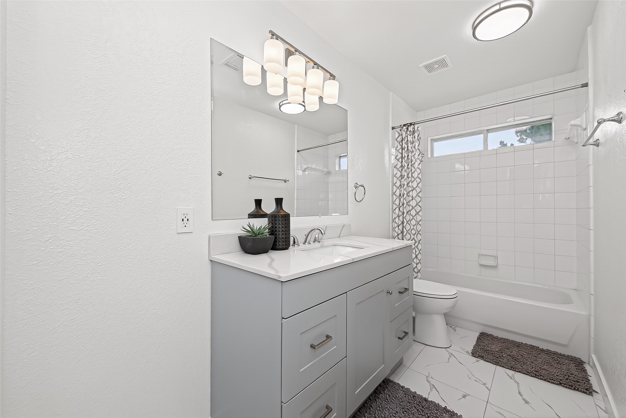 7411 Stonesfield Place Spring, TX 77389 - Photo 27 of 37 2nd Floor - Bathroom