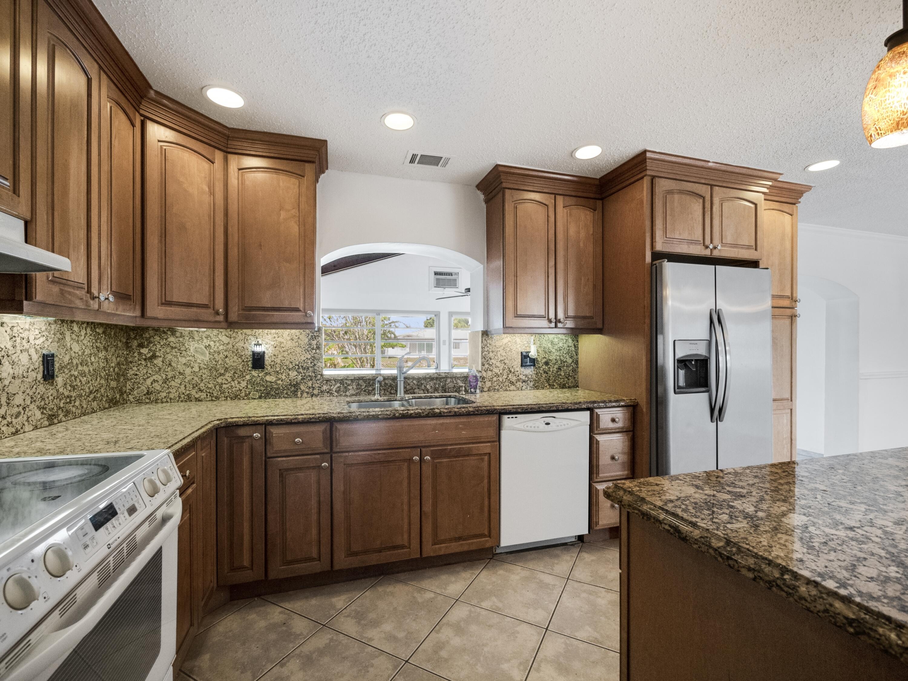 19403 Colorado Circle Boca Raton, FL 33434 - Photo 7 of 17 Granite Counters