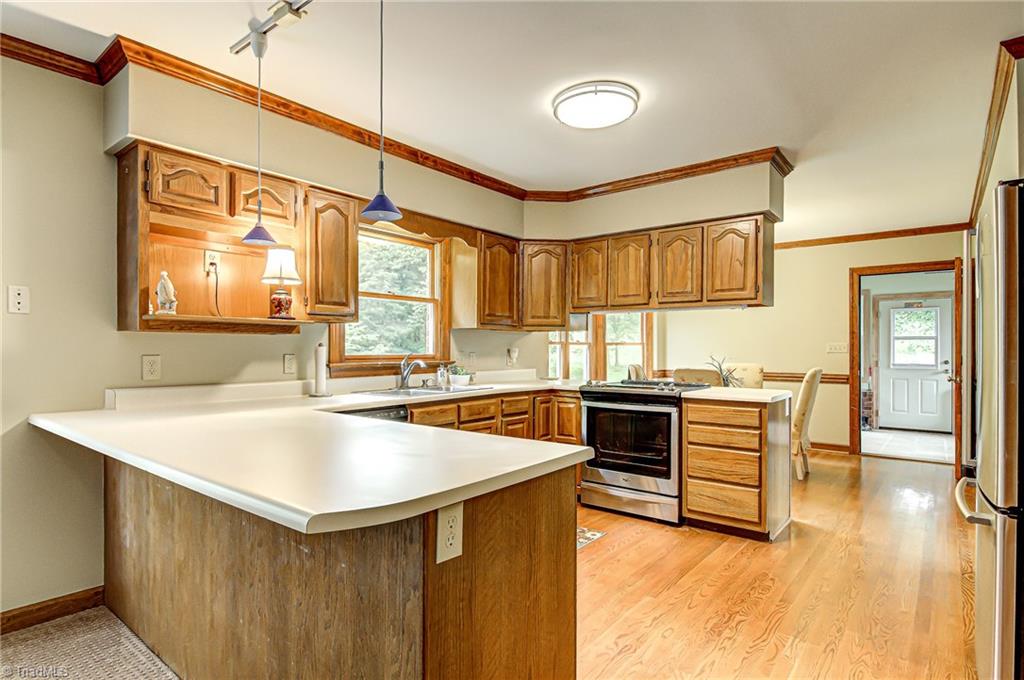 5825 Beaver Hill Lane Oak Ridge, NC 27310 - Photo 11 of 29
