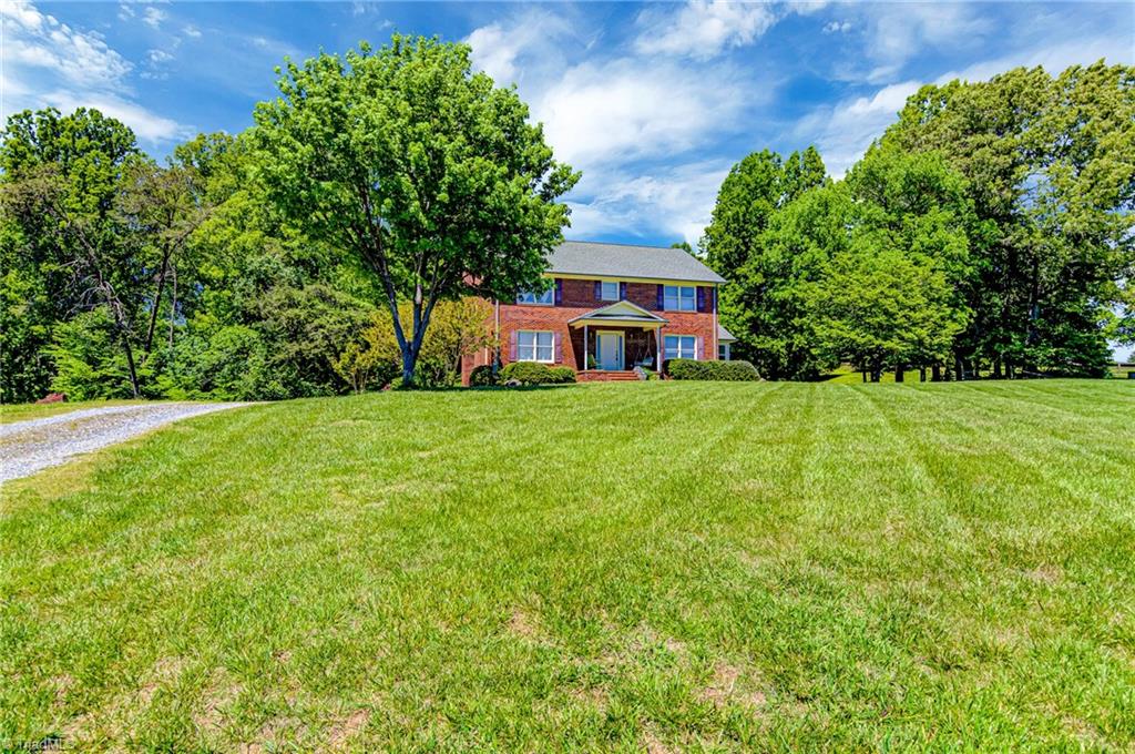 5825 Beaver Hill Lane Oak Ridge, NC 27310 - Photo 3 of 29