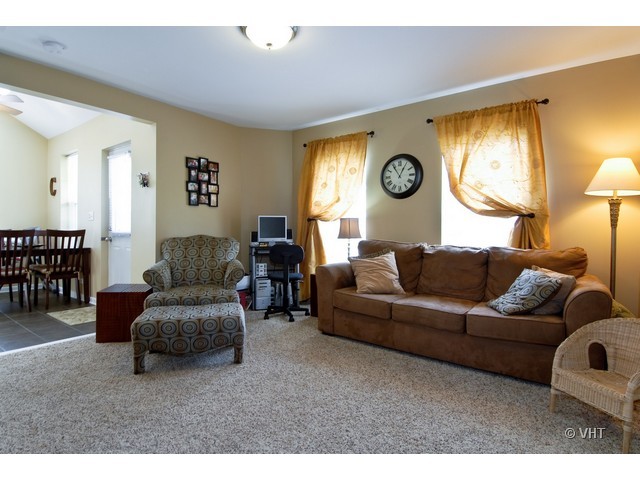 5N631 Hanson Road St. Charles, IL 60175 - Photo 3 of 16