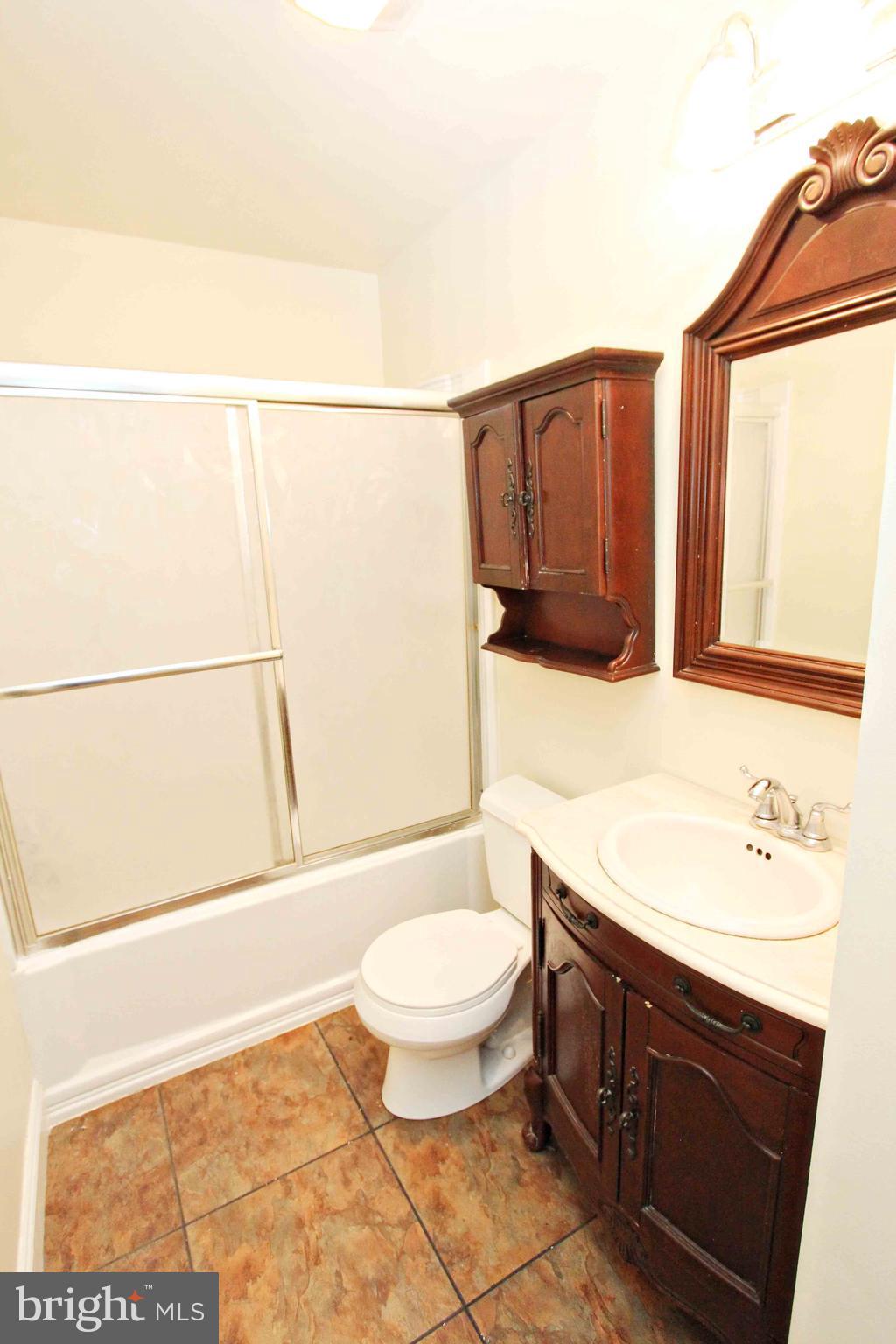 607 Gap Road Lewisberry, PA 17339 - Photo 8 of 33 Upper Bathroom