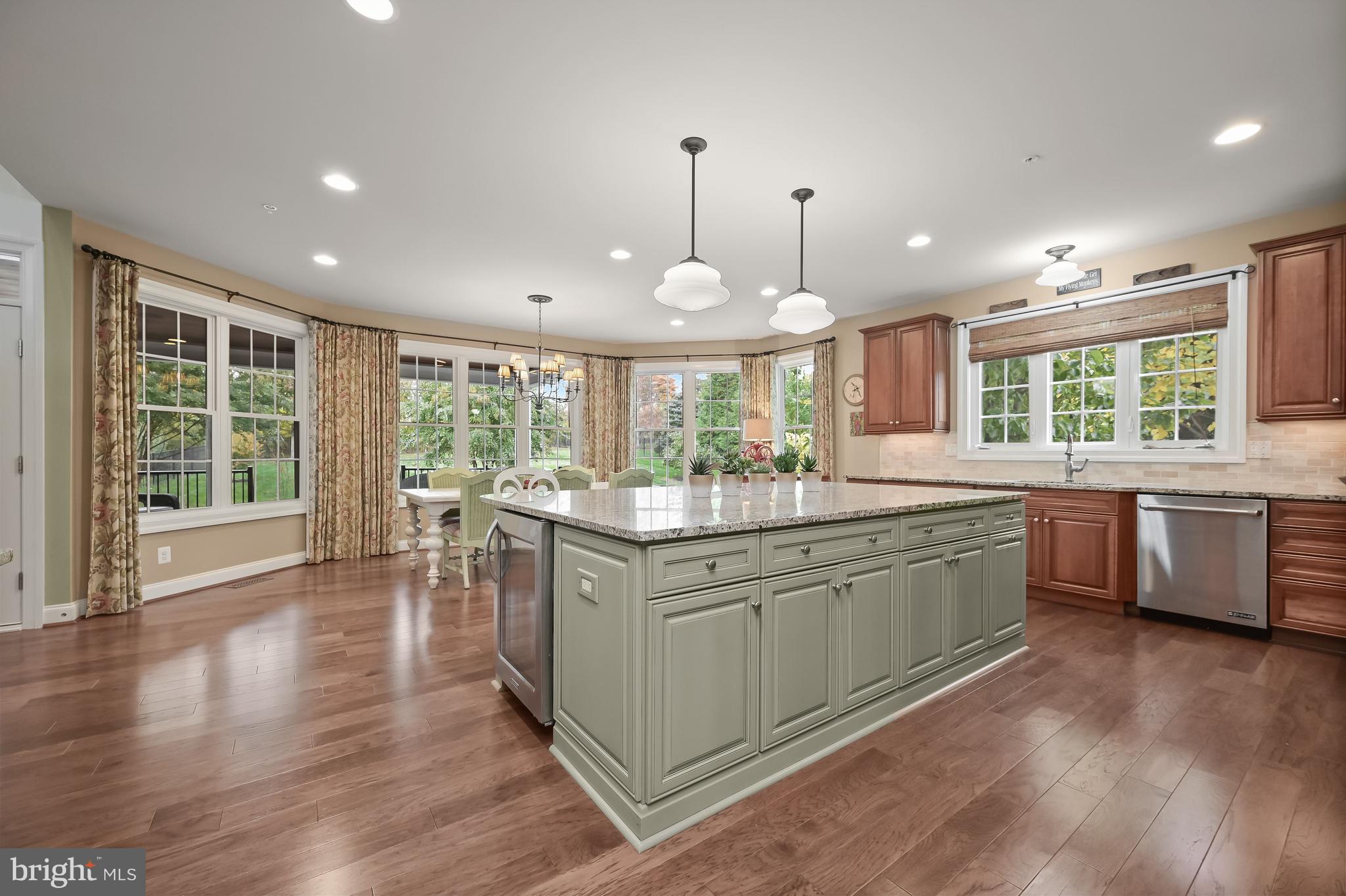 12068 Open Run Road Ellicott City, MD 21042 - Photo 17 of 68 Oversized Center Island