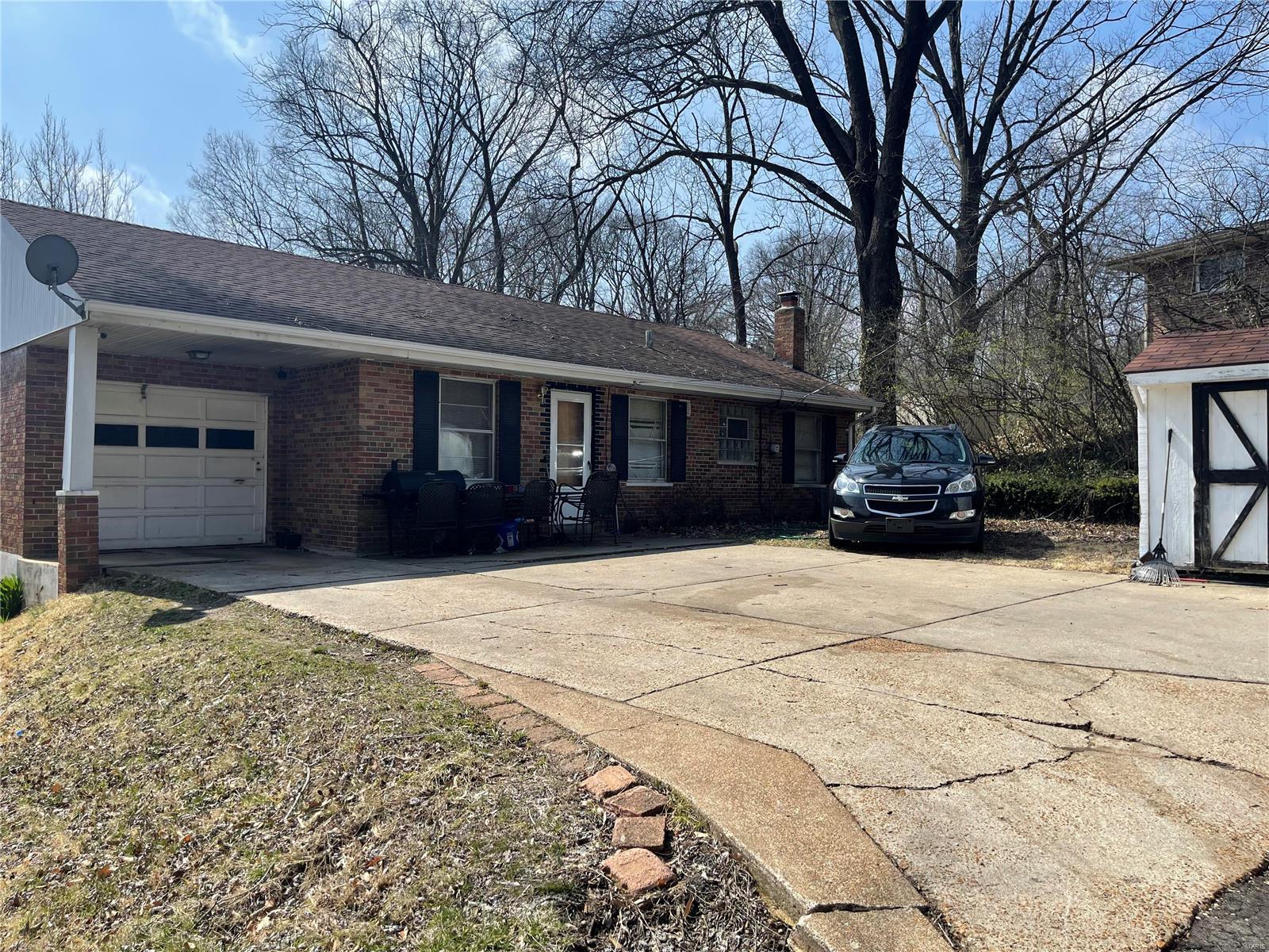 635 Southeast Chambers Road St. Louis, MO 63137 - Photo 3 of 6