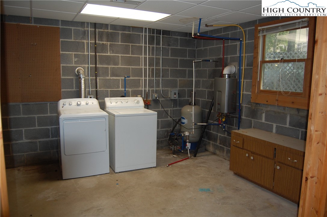 875 Old Jonas Ridge Road Newland, NC 28657 - Photo 20 of 33 Gallery Image 20