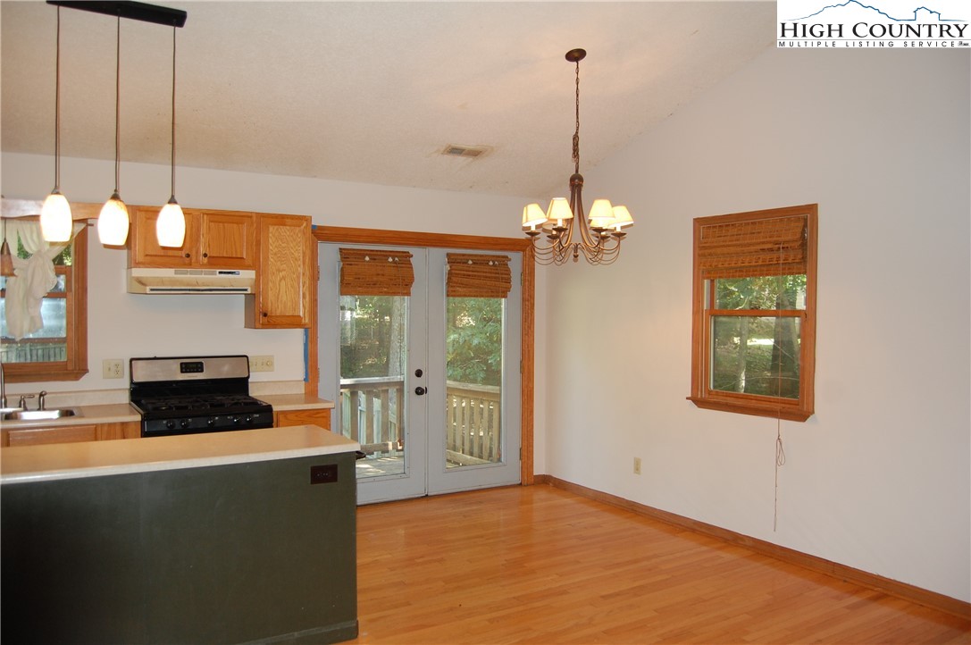 875 Old Jonas Ridge Road Newland, NC 28657 - Photo 4 of 33 Gallery Image 4