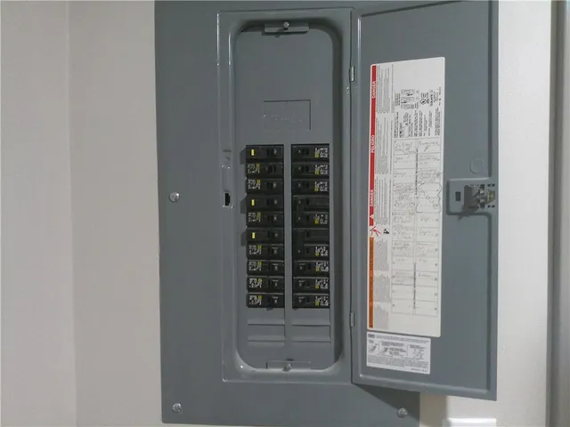 $169,000 | 609 North 7th Street, Humboldt, KS 66748