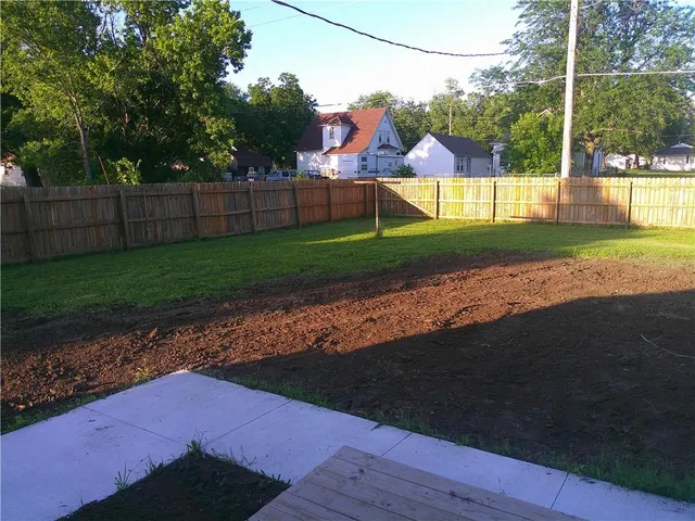 $169,000 | 609 North 7th Street, Humboldt, KS 66748