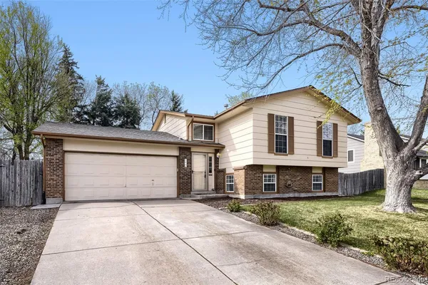 $559,000 | 9830 West Chenango Avenue, Littleton, CO 80123