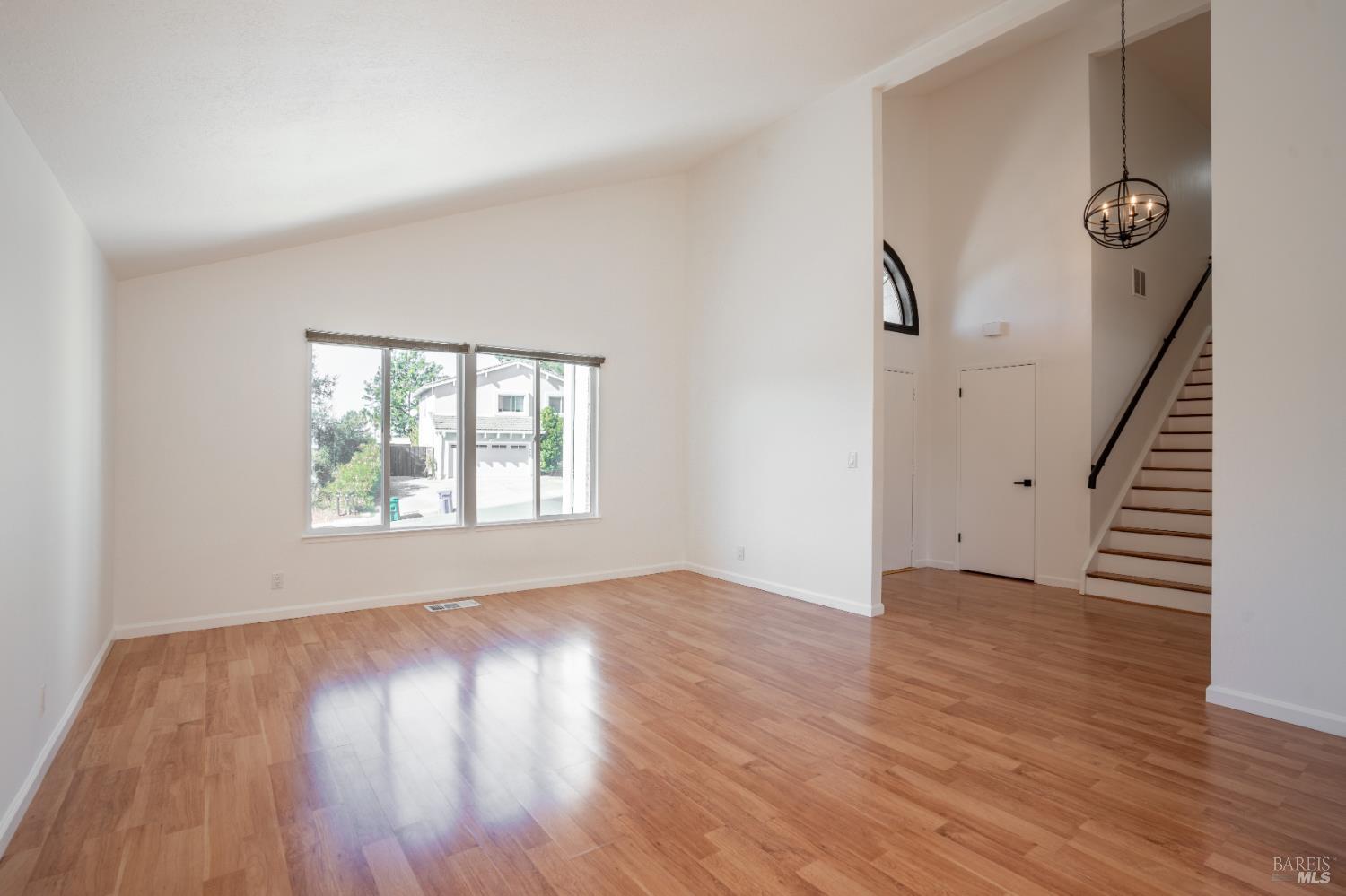 457 Violet Road Hercules, CA 94547 - Photo 12 of 30 Gallery Image 12