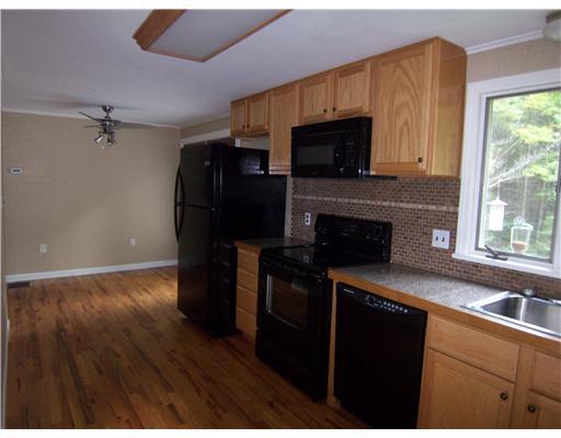 1771 Union Road Waldoboro, ME 04572 - Photo 6 of 12 Kitchen.