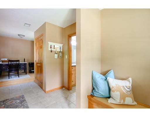 71 Franklin Road Hanover, MA 02339 - Photo 3 of 30 Gallery Image 3