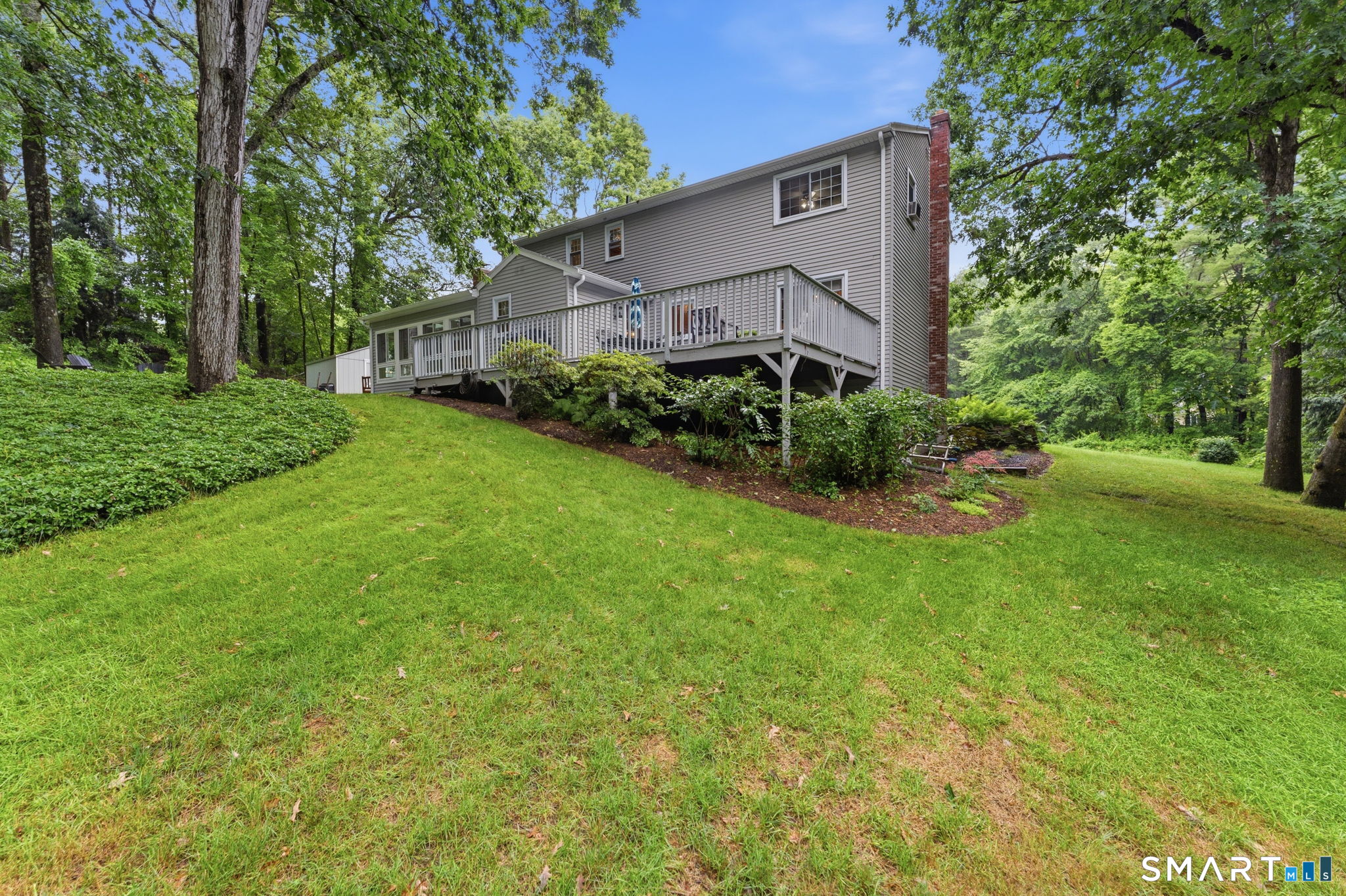 9 Banks Road Simsbury, CT 06092 - Photo 4 of 40