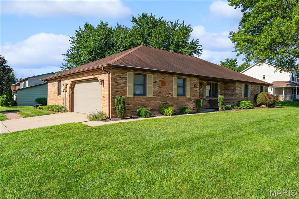 3240 Fielding Lane Belleville, IL 62221 - Photo 3 of 38