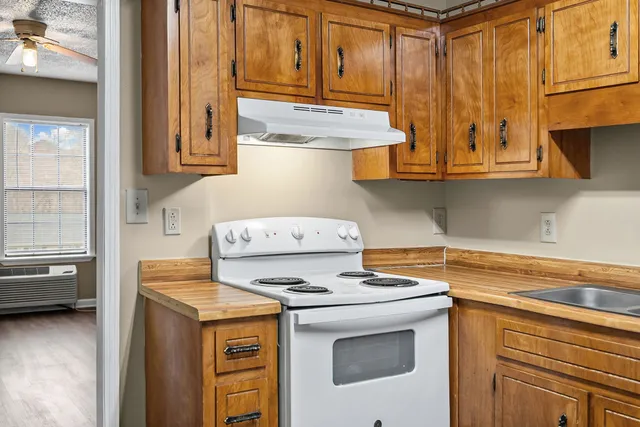 $795 | 706 Peachers Drive, Unit C, Clarksville, TN 37042