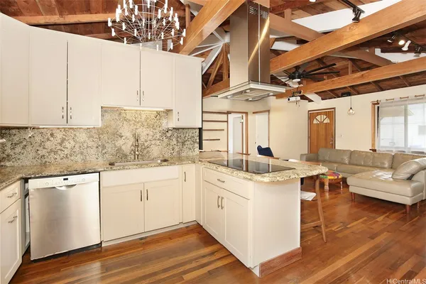 $3,800 | 3135 Kalihi Street, Unit K, Honolulu, HI 96819