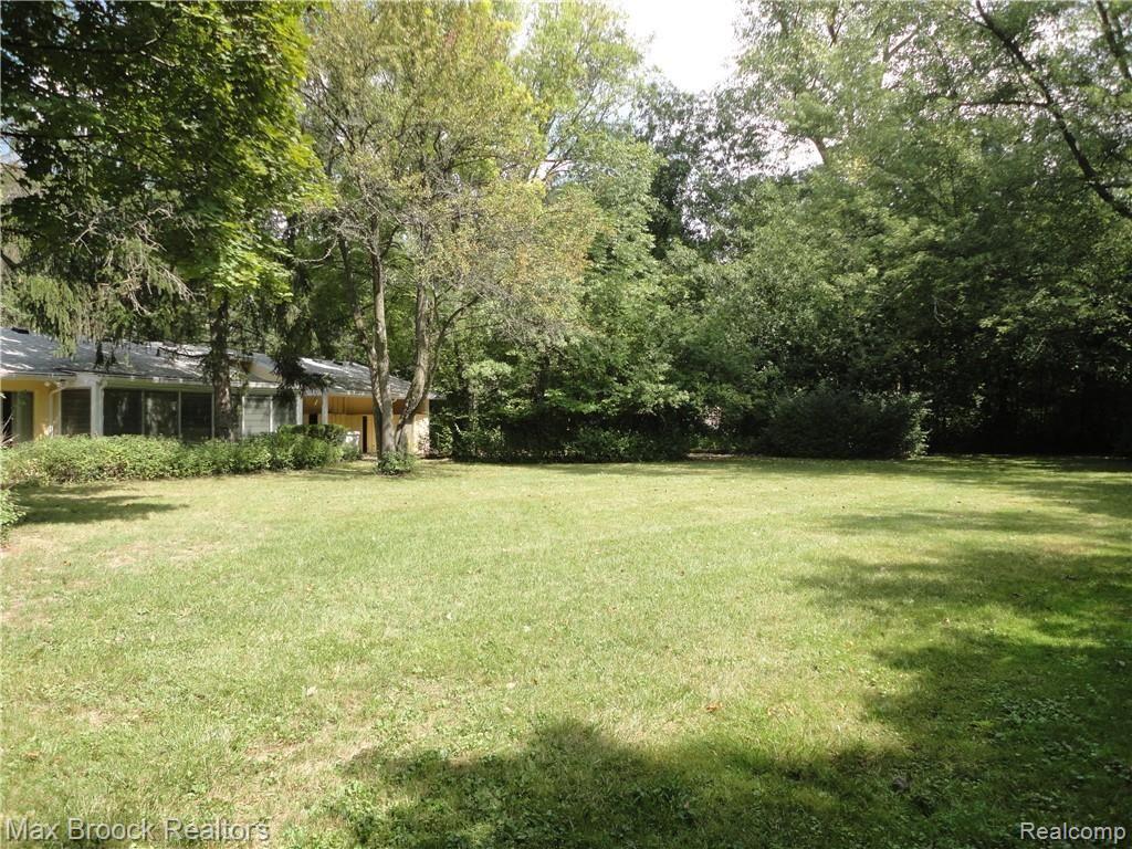 19625 Riverside Drive Beverly Hills, MI 48025 - Photo 3 of 20