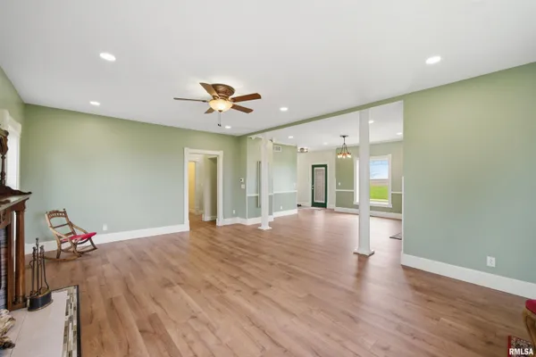 $349,900 | 22014 Highway 40, Edelstein, IL 61526